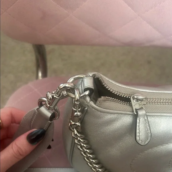 Coach Teri Metallic Silver Shoulder Bag and Cardholder Set - Picture 3 of 11